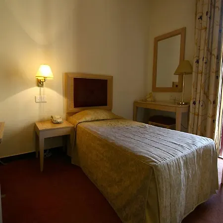 Curium Palace فندق ليماسول