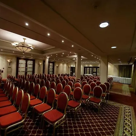 Curium Palace فندق ليماسول