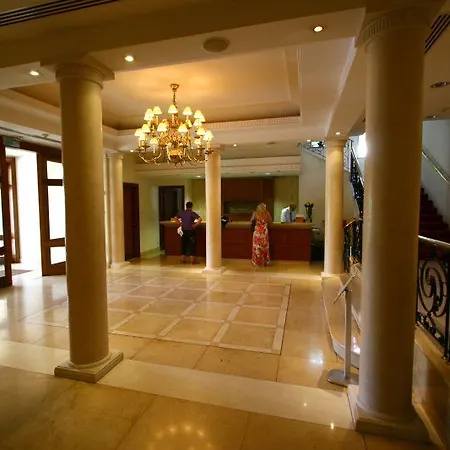 Curium Palace ليماسول