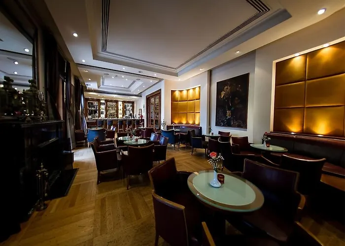 Curium Palace Hotel 4*