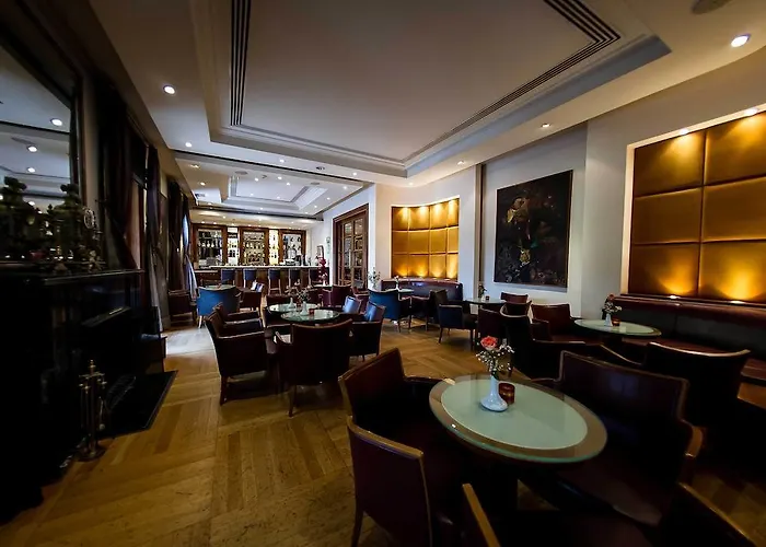 Curium Palace 4* לימסול