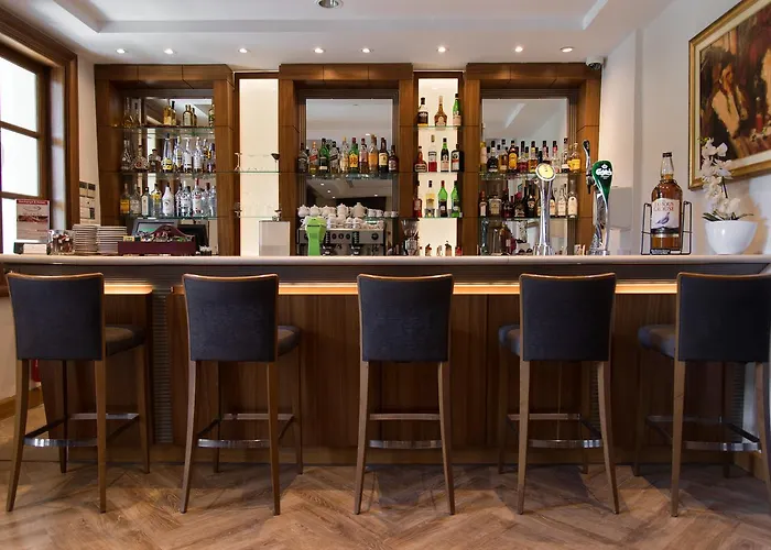 Curium Palace מלון 4*