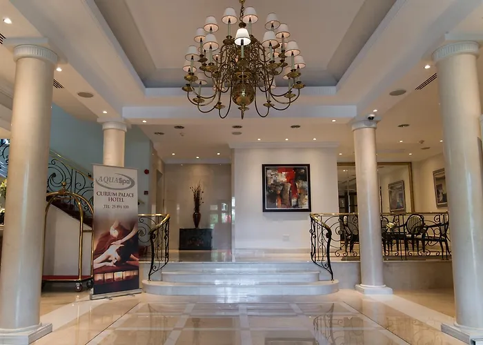 Curium Palace לימסול