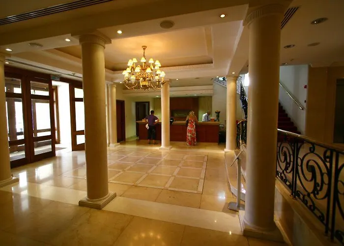 Curium Palace לימסול