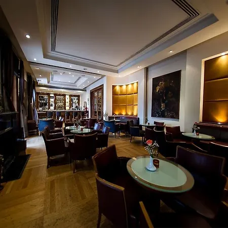 Curium Palace Hotel 4*